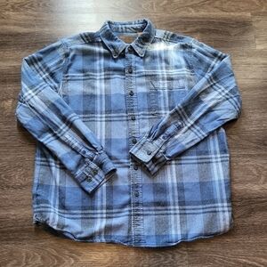 Clearwater Outfitters Classic Fit Men's Long Sleeved Button Up - Large